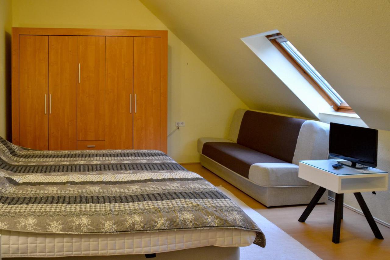 Afrodite Apartmanhaz Eger Ngoại thất bức ảnh